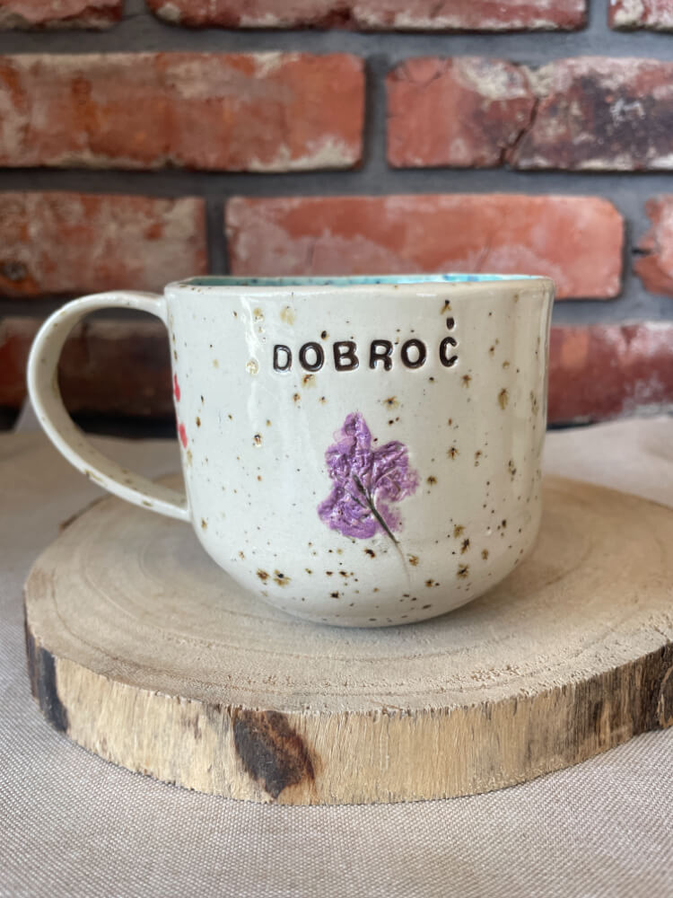 Ręcznie robiony roślinny kubek ceramiczny dobroć, kubek leśny, kubek z roślinami, ceramika inspirowana naturą handmade