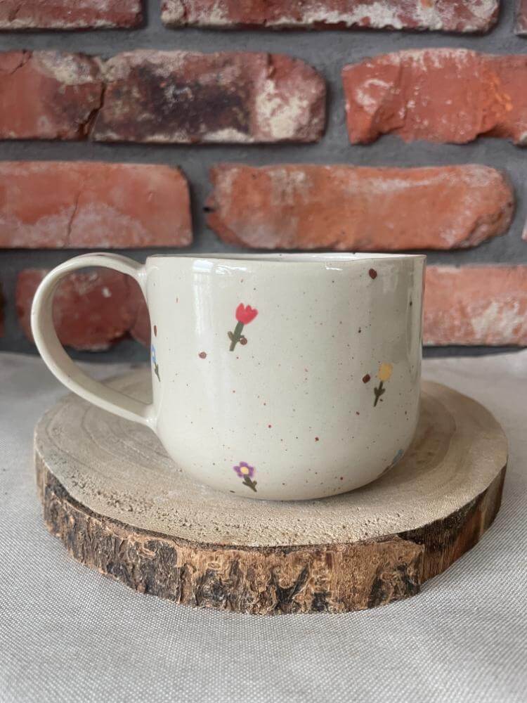 Kubek ceramiczny w kwiatki w stylu vintage, kubek dla niej, prezent dla przyjaciółki, ręcznie robiona ceramika białystok